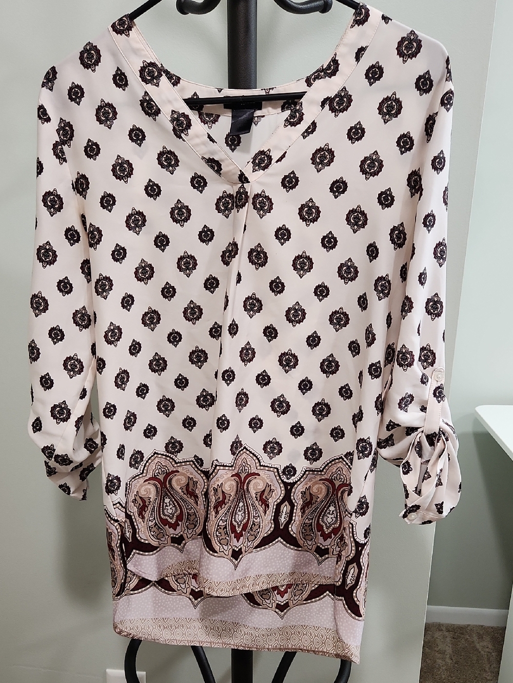 Ann Taylor Factory Blush Pink Paisley Border V-Neck Tunic